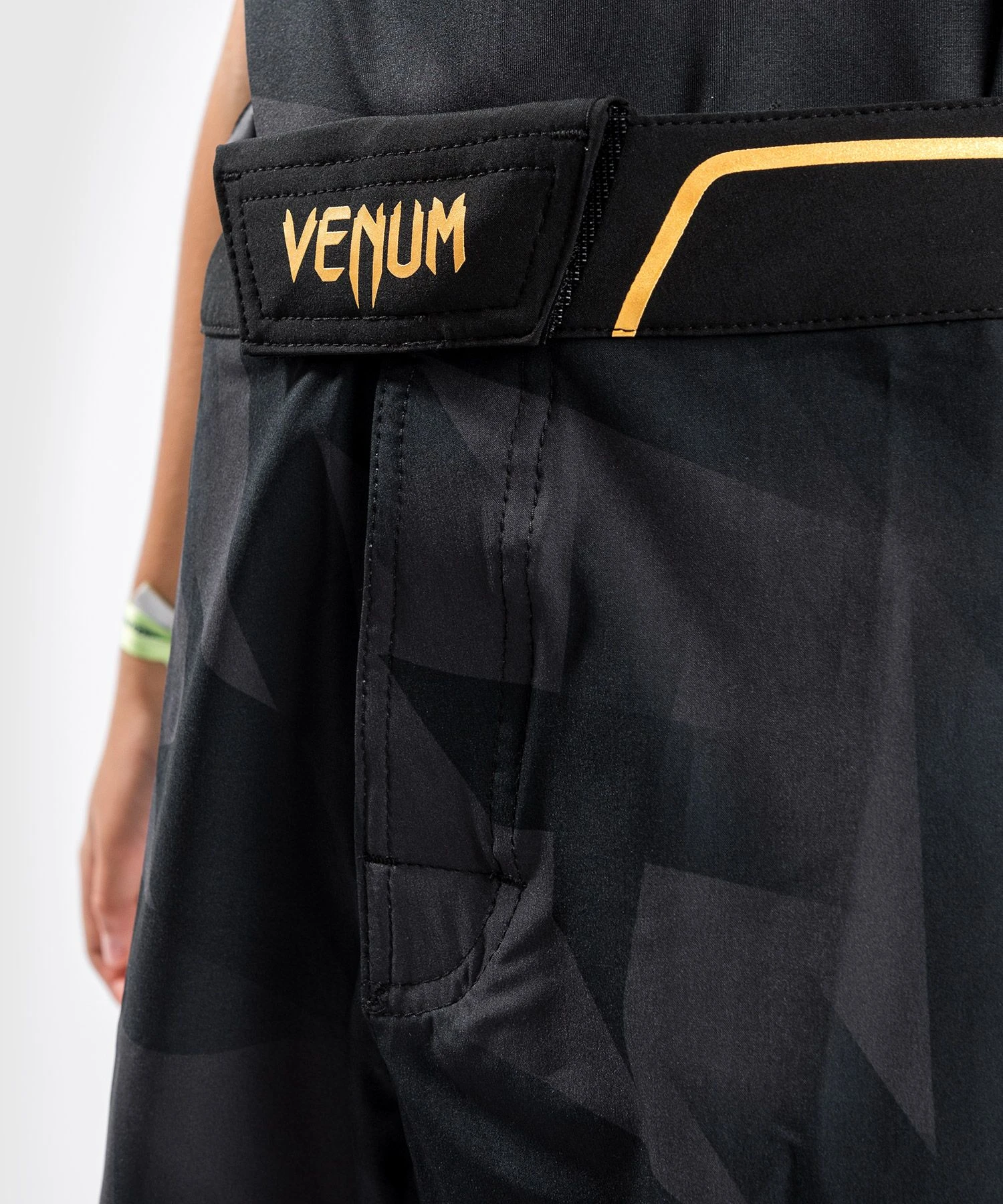 Venum Razor Kids MMA Shorts - Black/gold 6 Venum Razor Kids MMA Shorts - Black/gold - Image 6