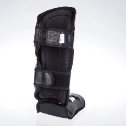 Fighter Shinguards Thai Ergo - Black/white, FSG-004BW 10 Fighter Shinguards Thai Ergo - Black/white, FSG-004BW -Boxing Equipment Store d833e45fee47d591b003665c1d116a36